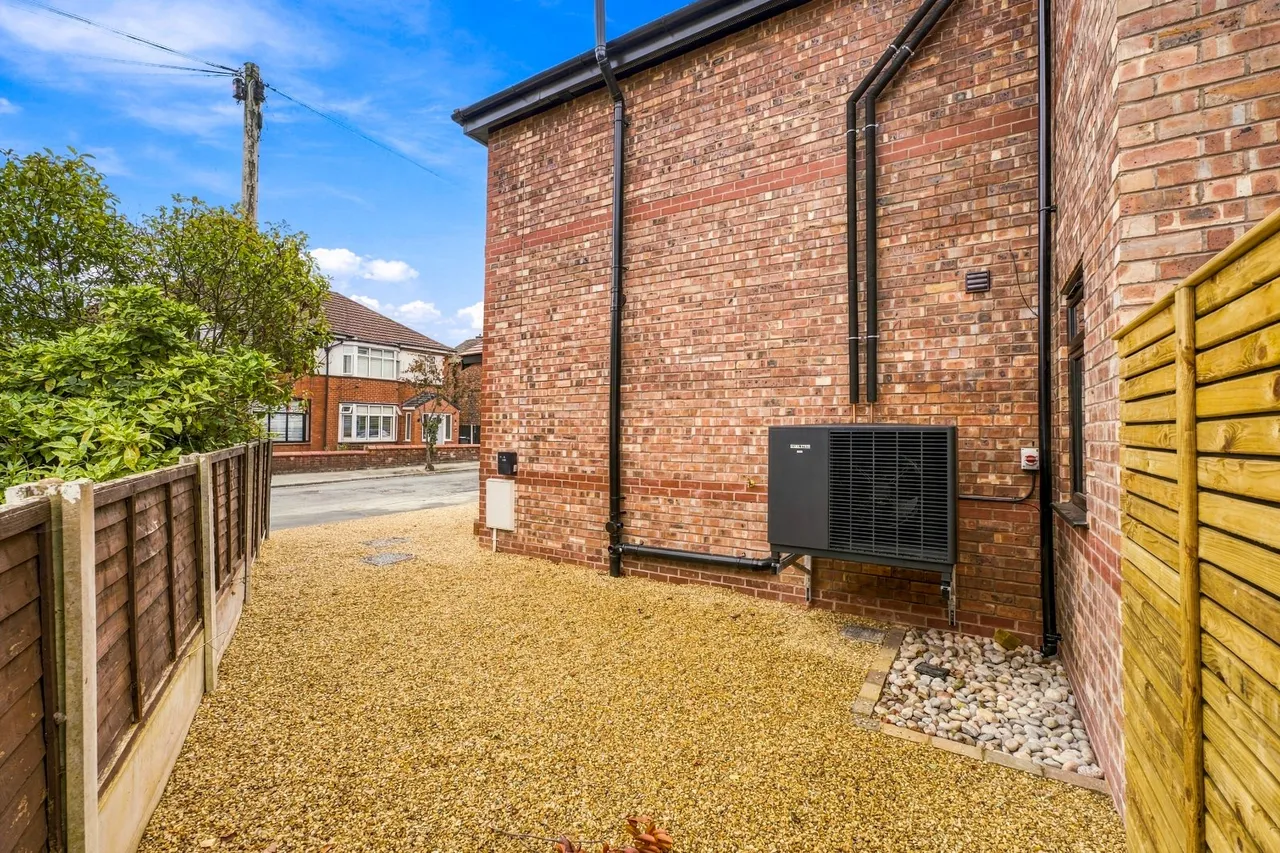 Heswall Road, Reddish, SK5, photo 19
