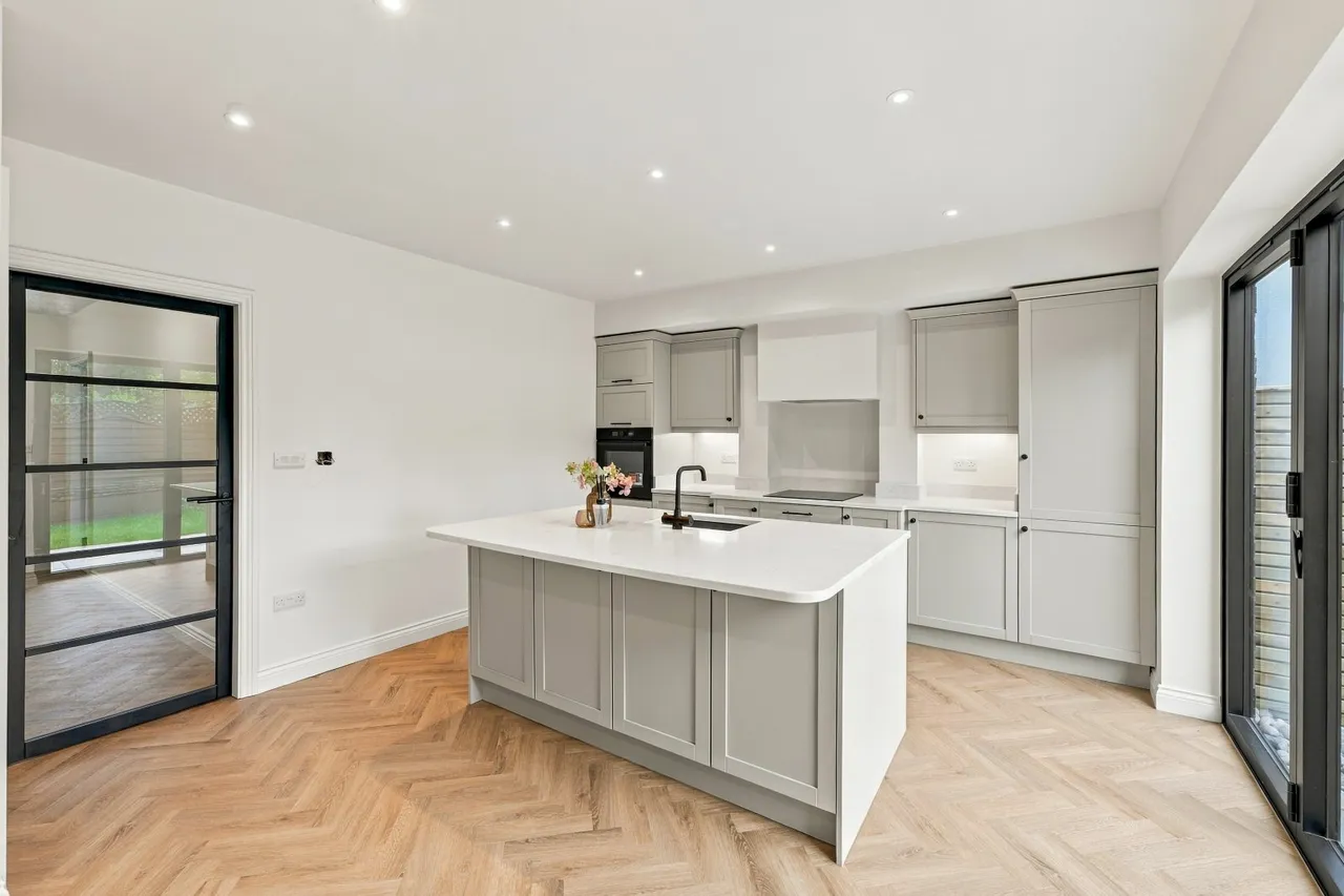 Heswall Road, Reddish, SK5, photo 2