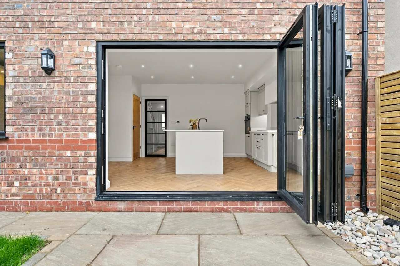 Heswall Road, Reddish, SK5, photo 9