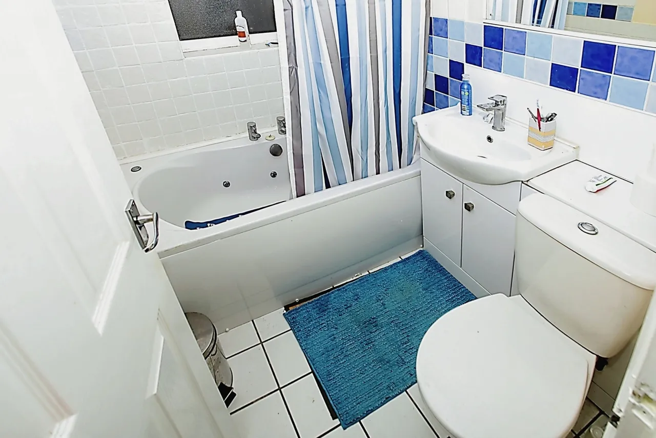 Nathan Close, Peterborough, PE3, photo 9