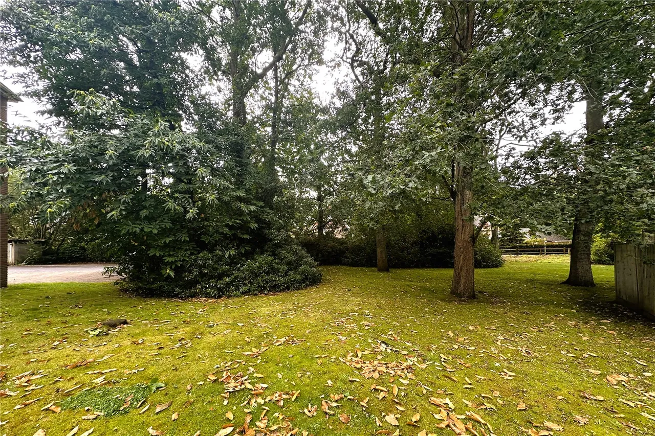 Kingsley Square, Fleet, Hampshire, GU51 1AJ, photo 12