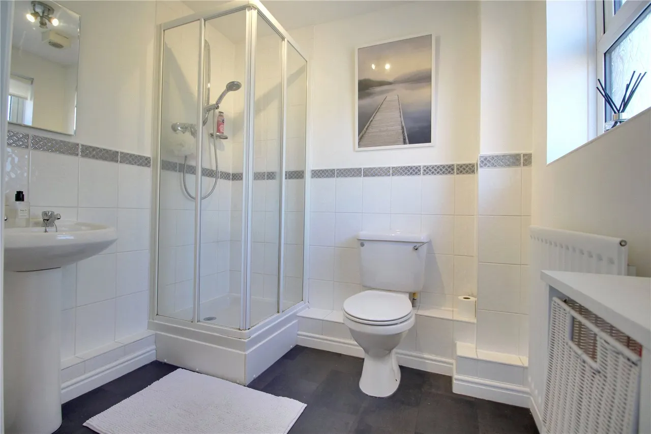 Kingsley Square, Fleet, Hampshire, GU51 1AJ, photo 2