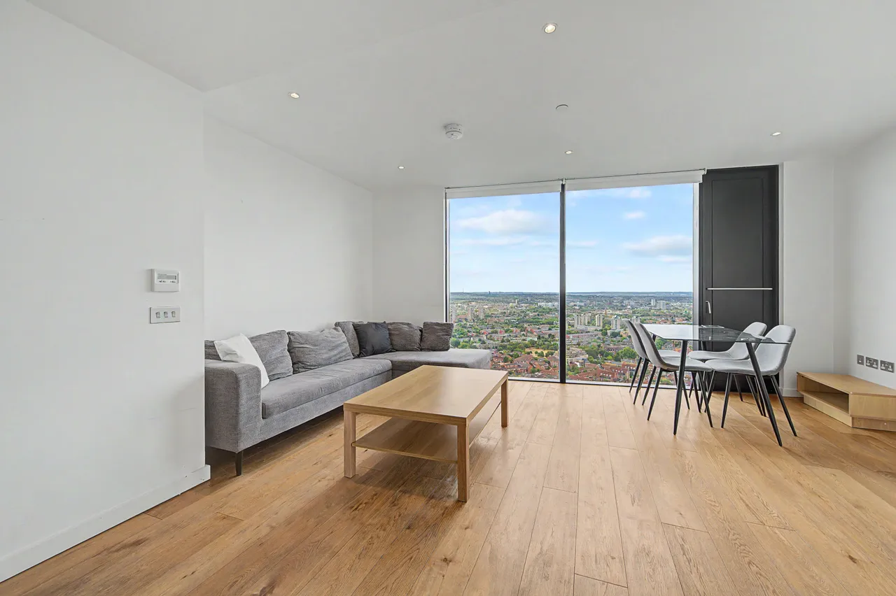 2 bed flat for sale — Apartment 4004, The Strata, 8 Walworth Road, London