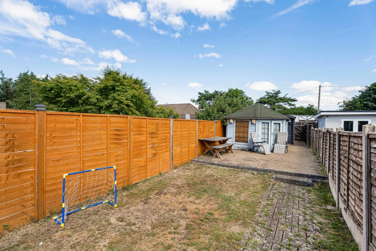 Ashford Avenue, Ashford, TW15, photo 24