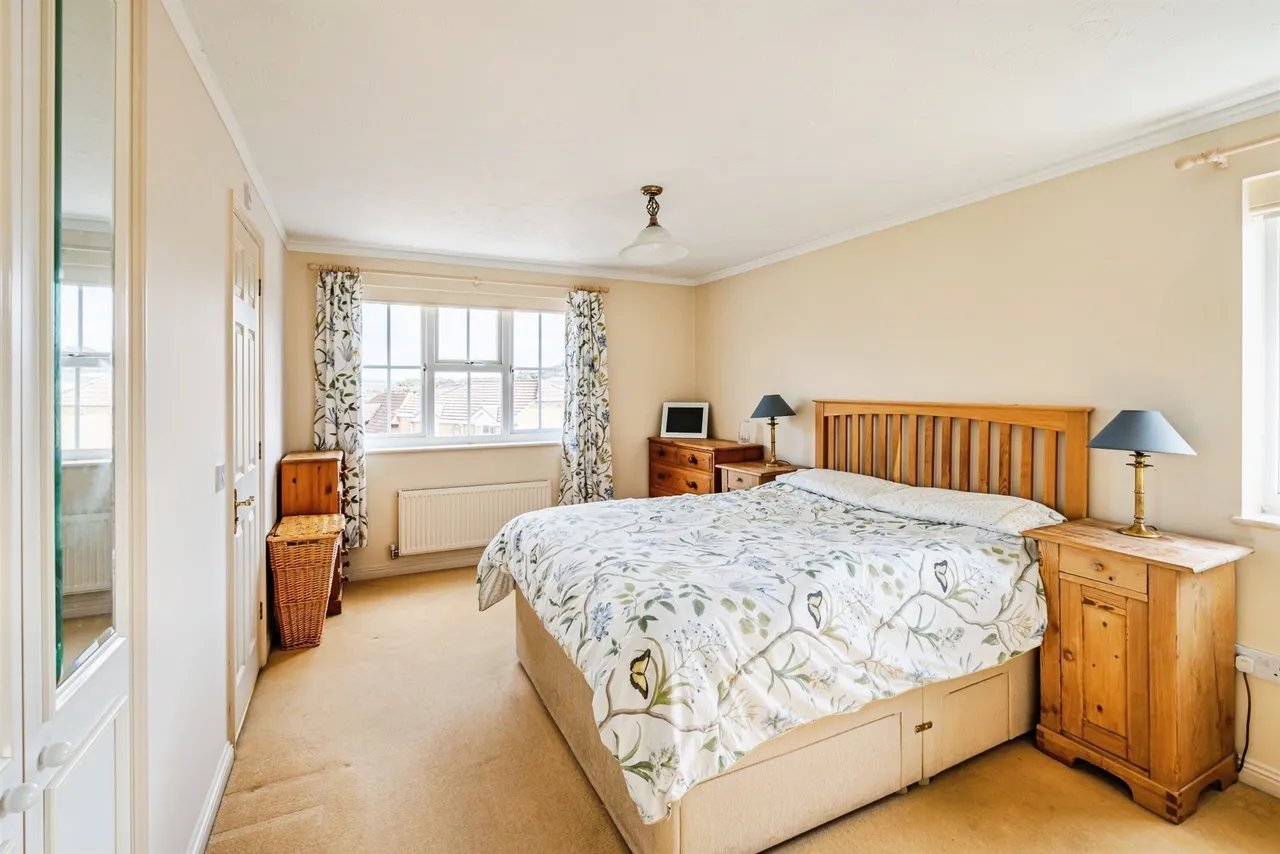 Court Farm Road, Newhaven, photo 12