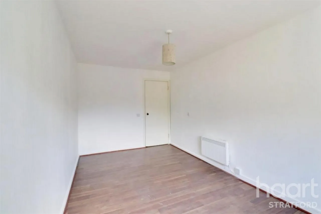 Sprowston Road, London, E7, photo 5