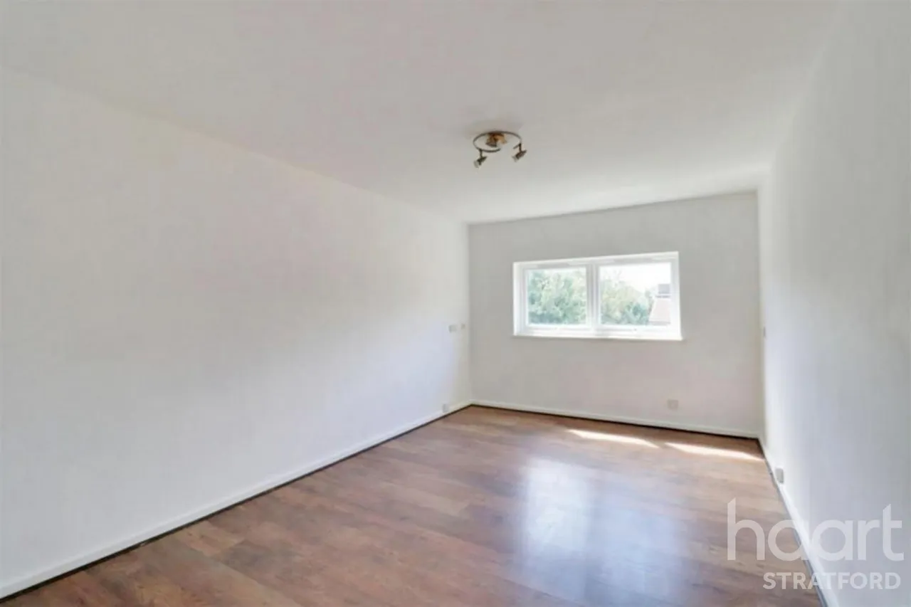 Sprowston Road, London, E7, photo 4