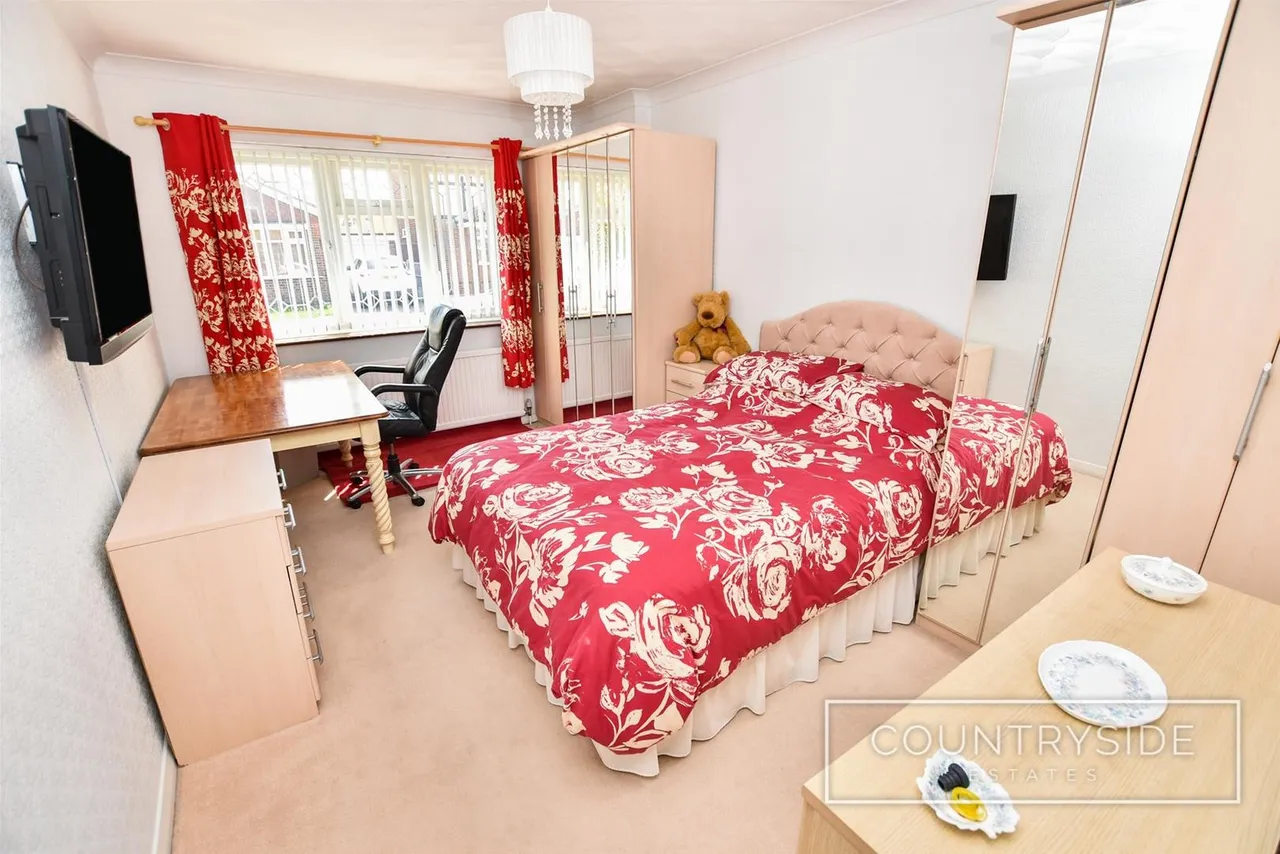 Corona Road, Canvey Island, photo 9