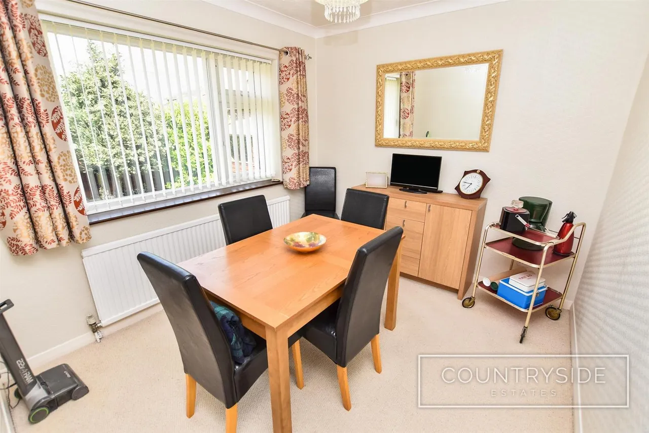 Corona Road, Canvey Island, photo 6
