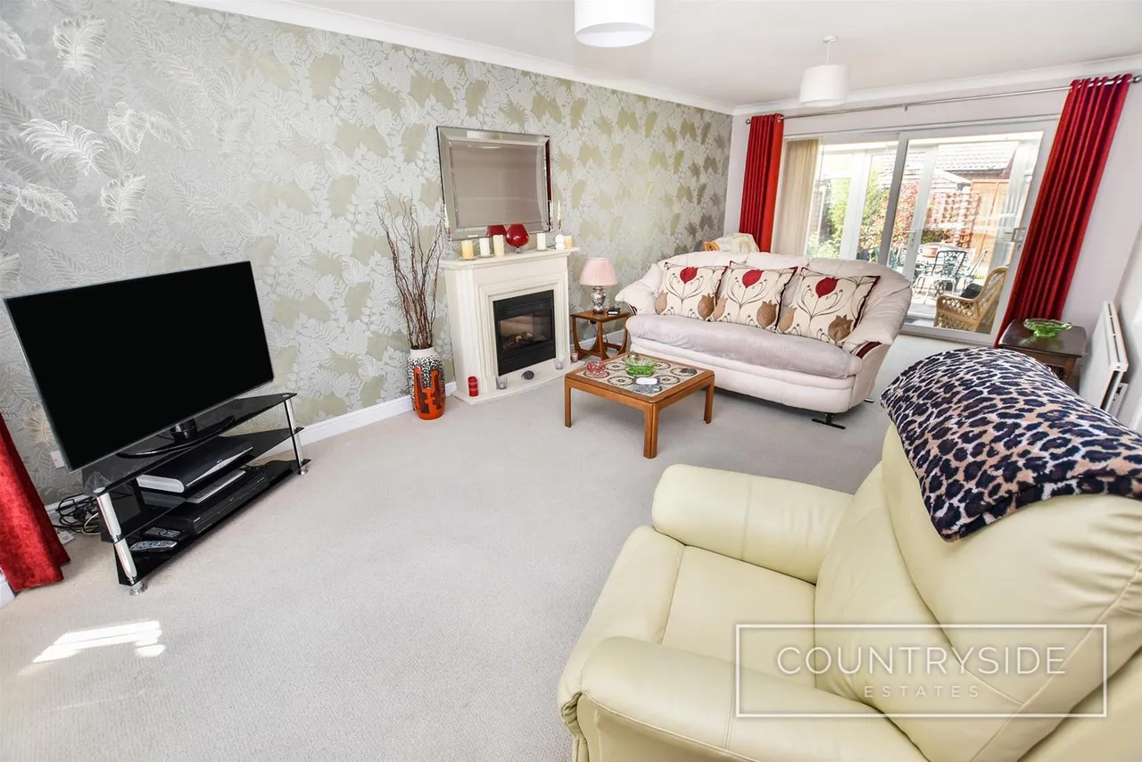 Corona Road, Canvey Island, photo 4