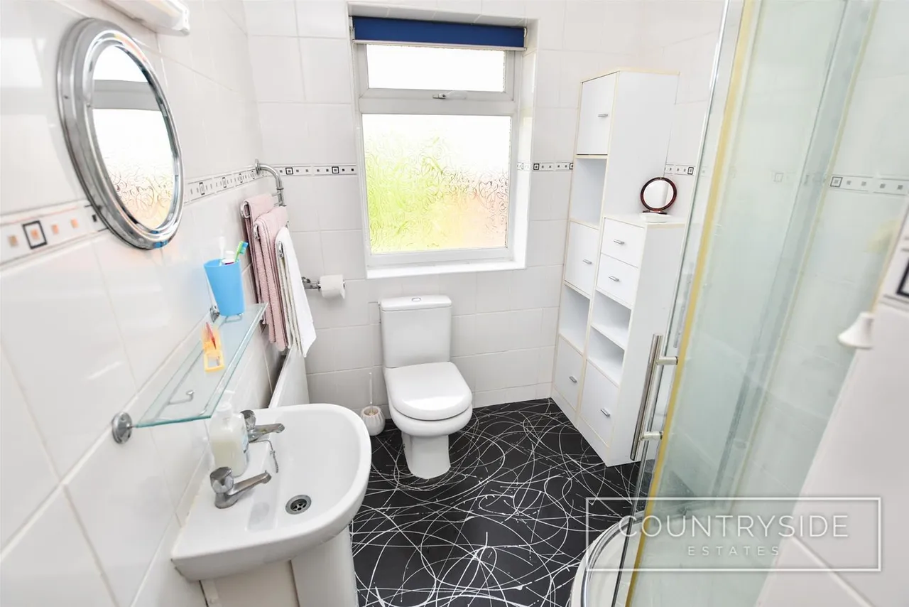 Corona Road, Canvey Island, photo 11