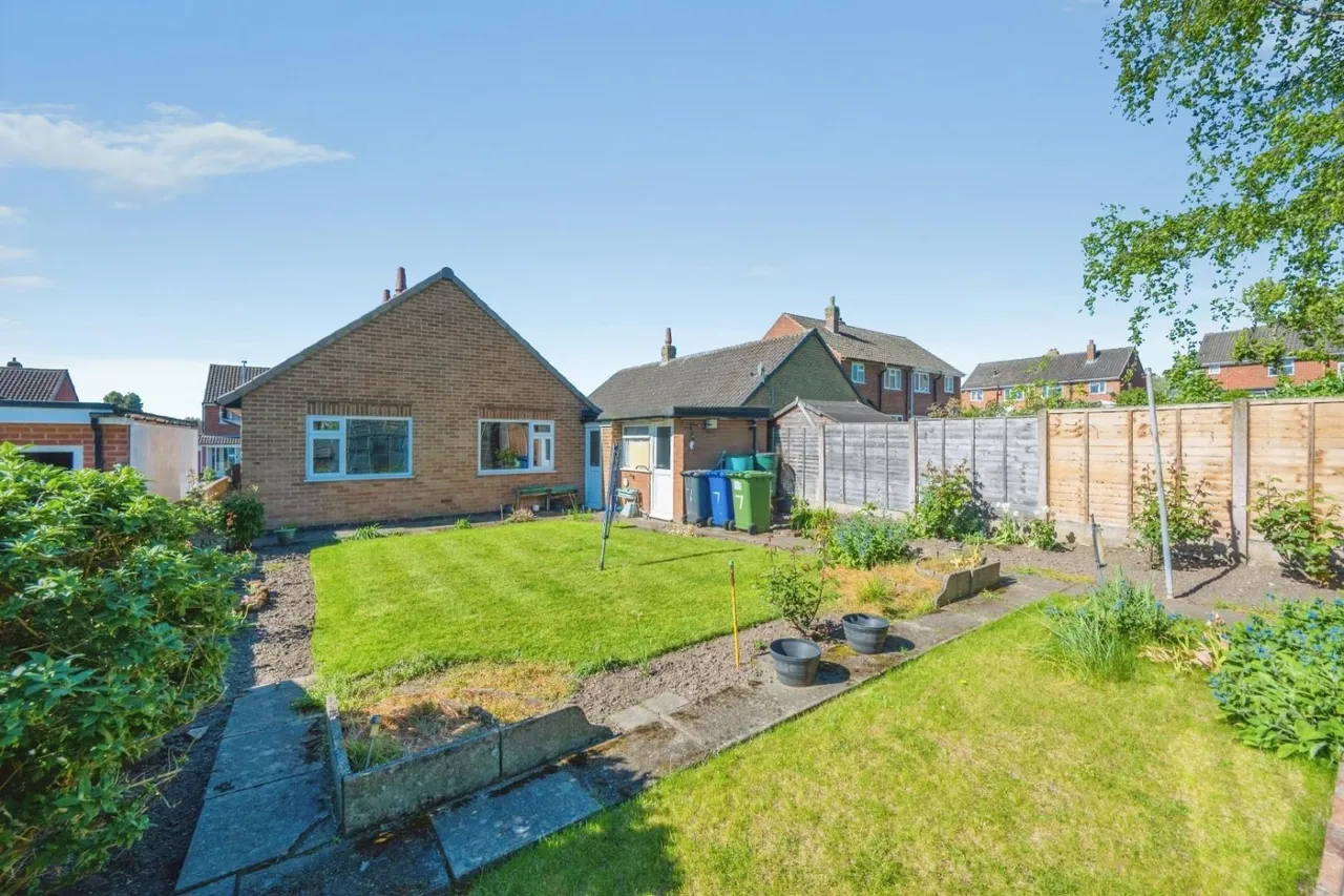 Stephenson Close, Glascote, B77, photo 16