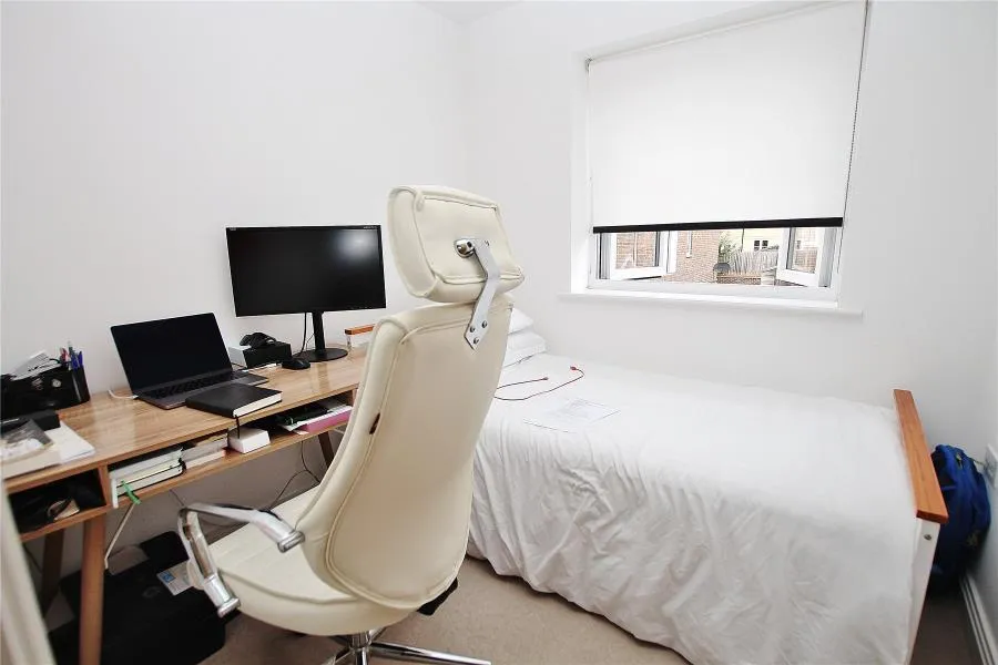 Jersey Close, Woking, GU21, photo 10