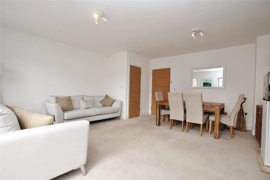 Jersey Close, Woking, GU21, photo 6