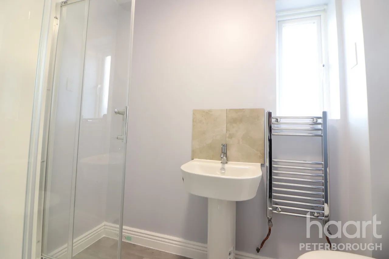 Clover Court, PE7, photo 10