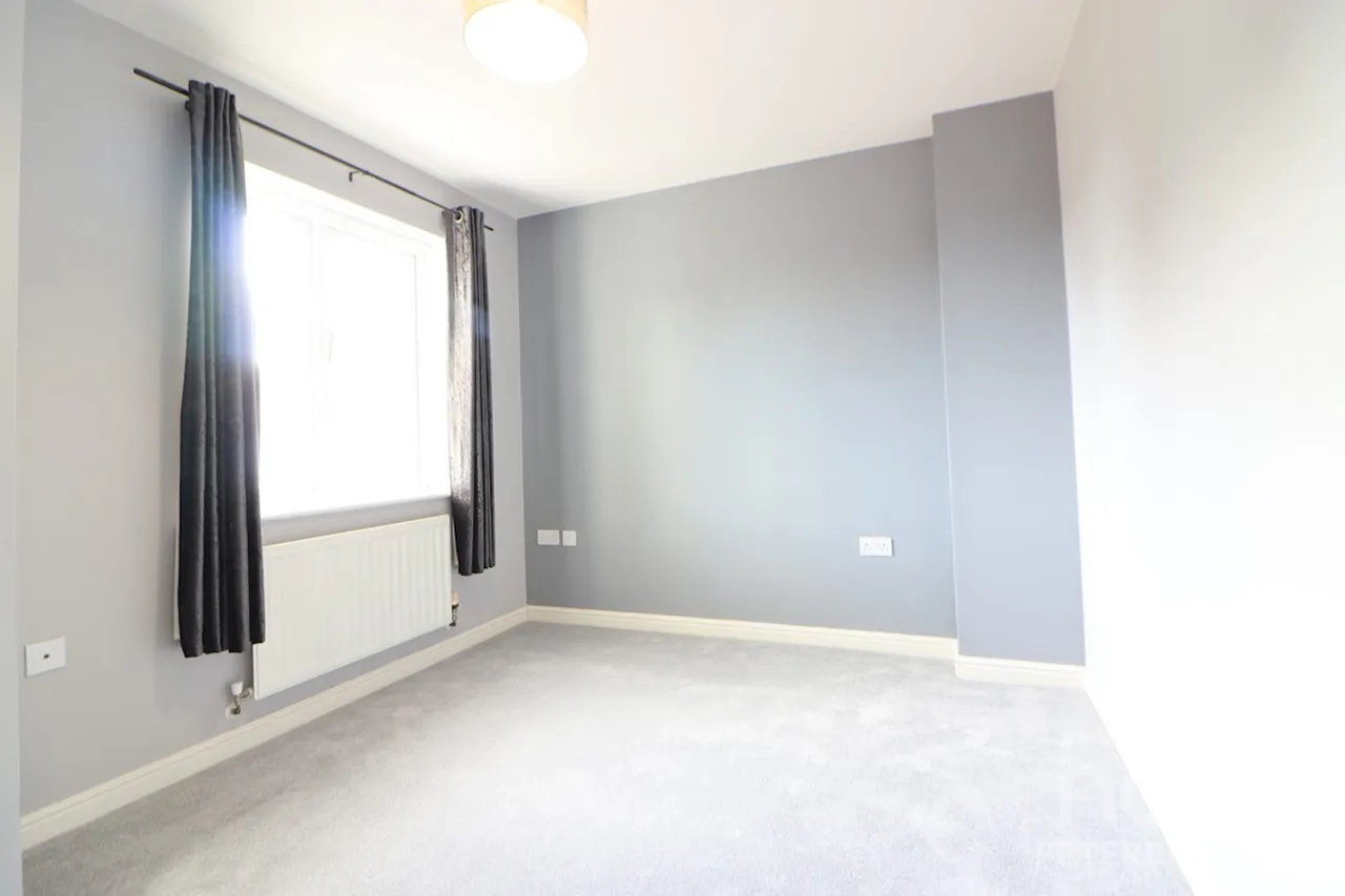 Clover Court, PE7, photo 5