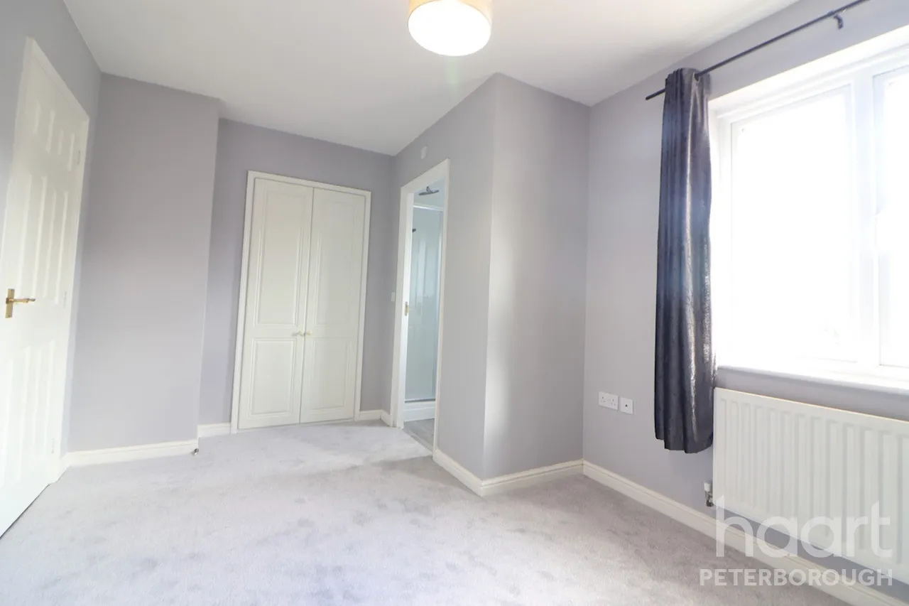 Clover Court, PE7, photo 4