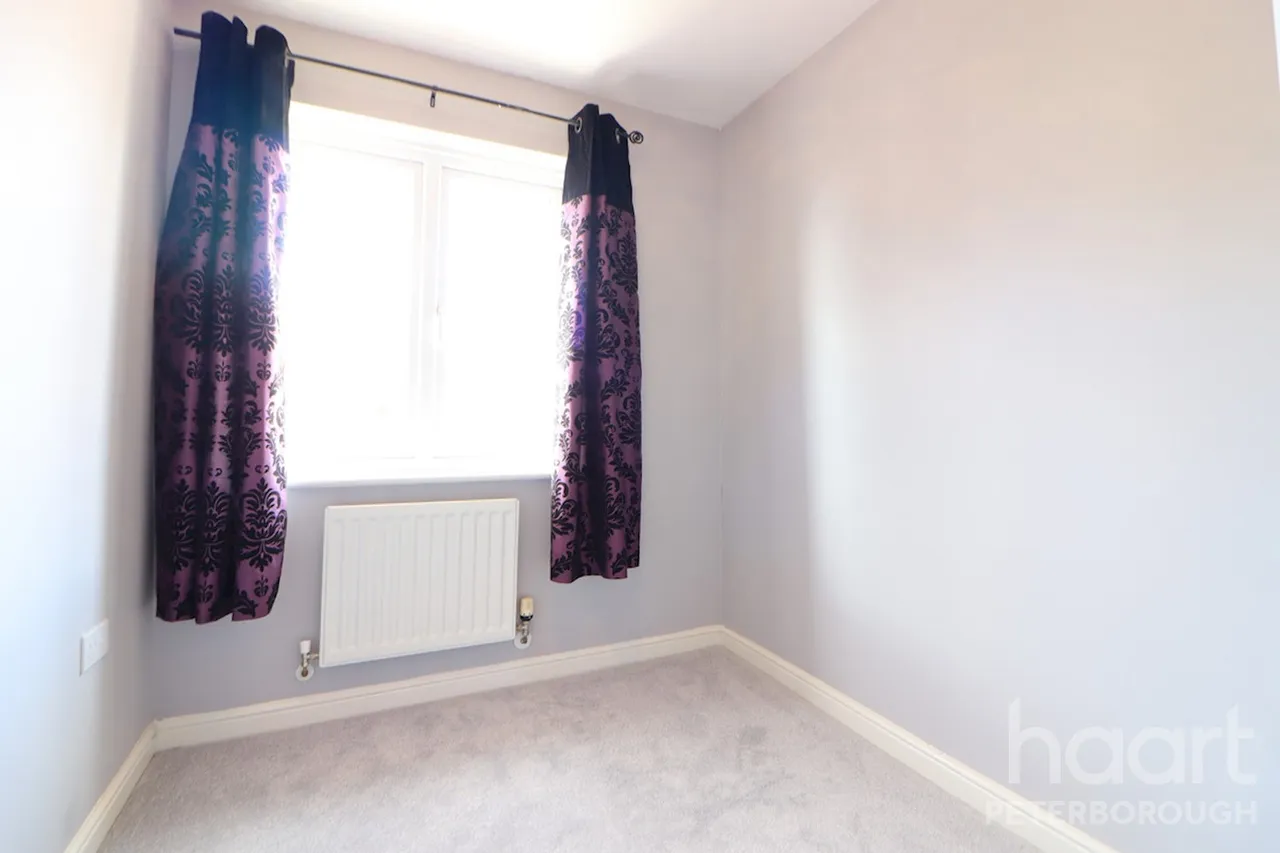 Clover Court, PE7, photo 8