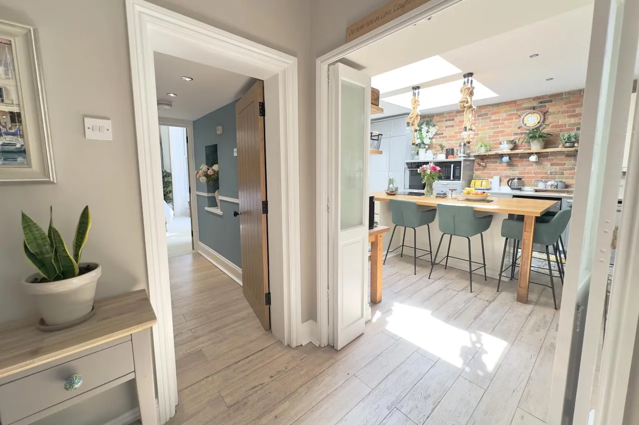 Magnolia Court, BH1, photo 8