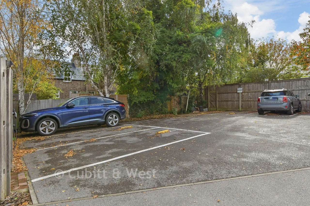 Cooksbridge, BN8, photo 9