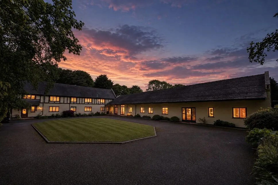 4 bed house for sale — Hall Drive, Willaston, Cheshire, CW5