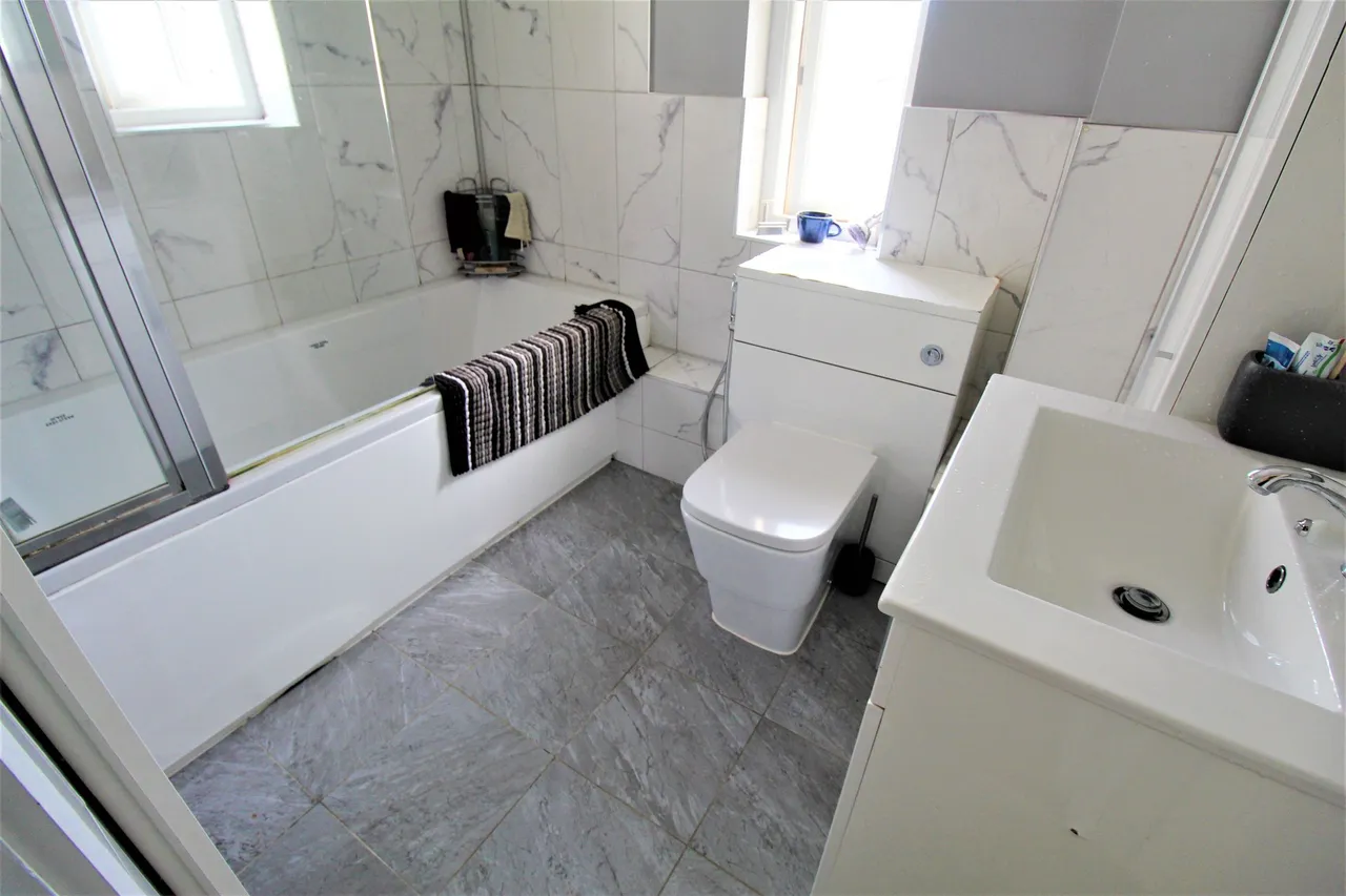 Ruskin Road, Grays, Essex, RM16 4HB, photo 11