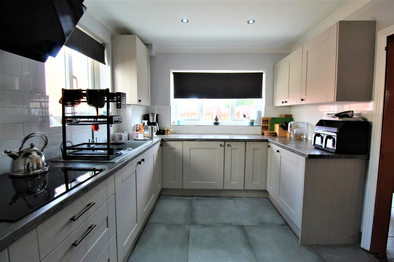 Ruskin Road, Grays, Essex, RM16 4HB, photo 5