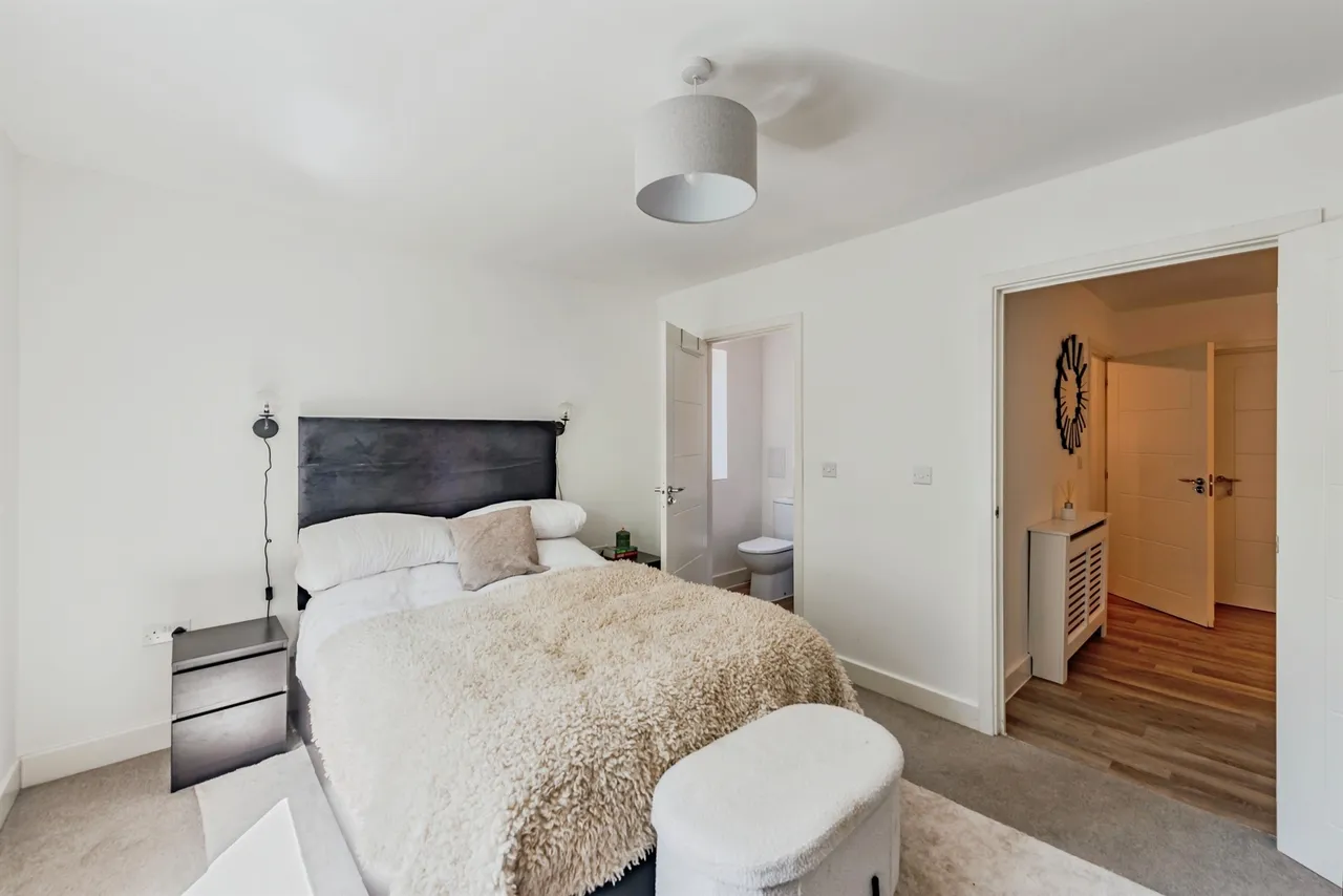 Thornton Side, Redhill, photo 9