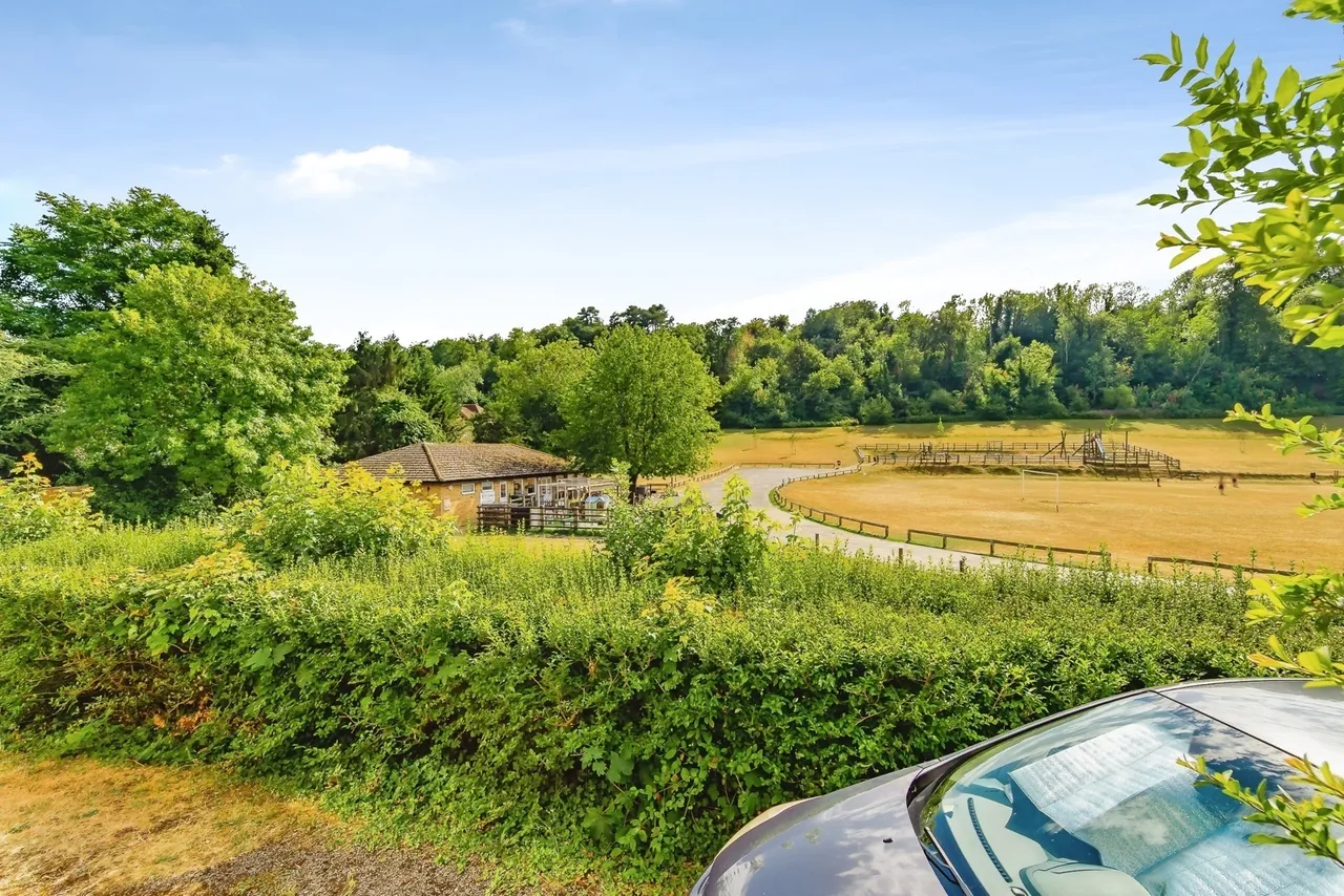 White Knobs Way, Caterham, Surrey, CR3, photo 3