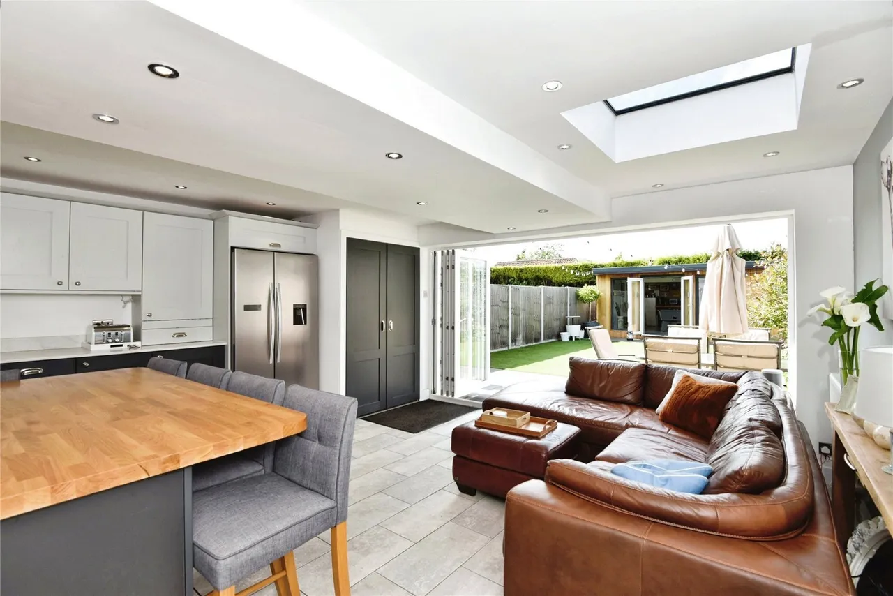 Crewe Road, Alsager, ST7, photo 3