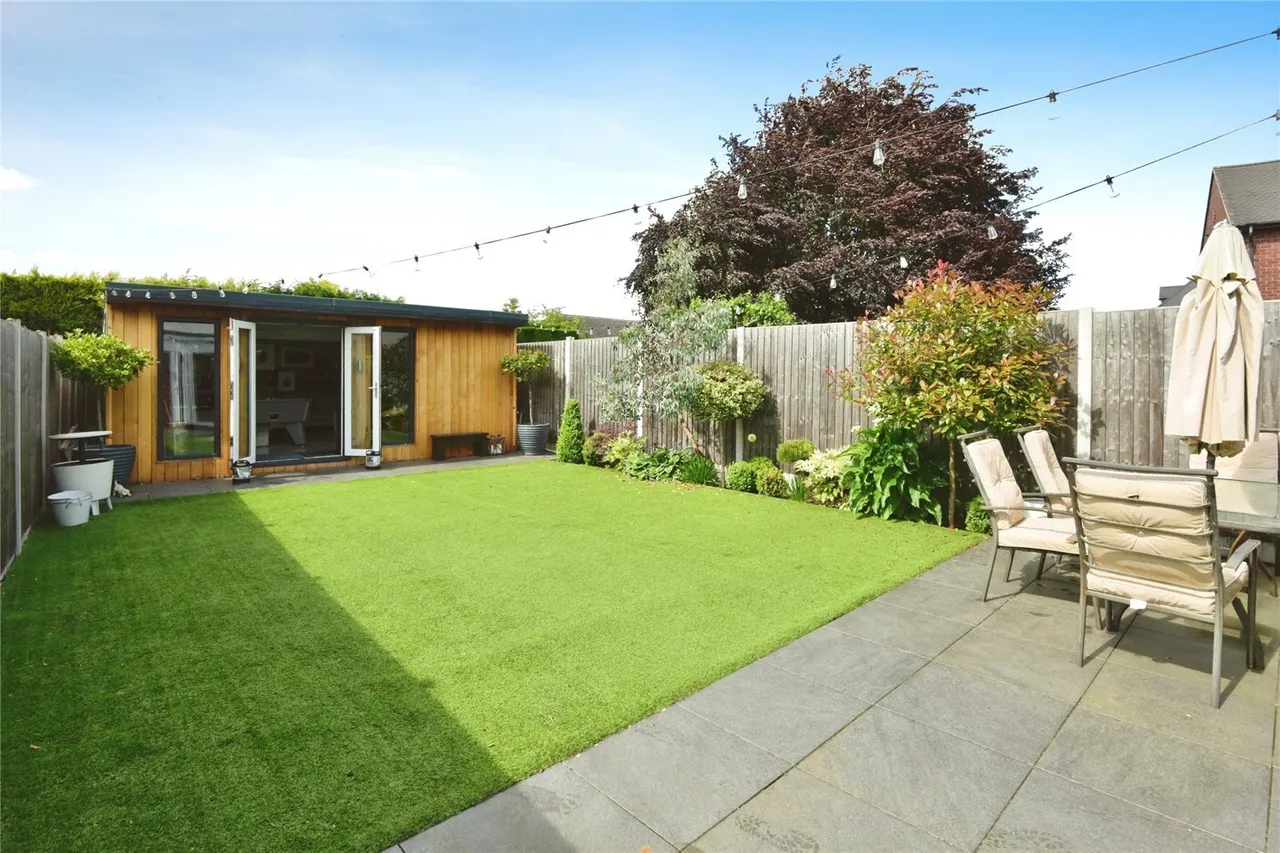 Crewe Road, Alsager, ST7, photo 2