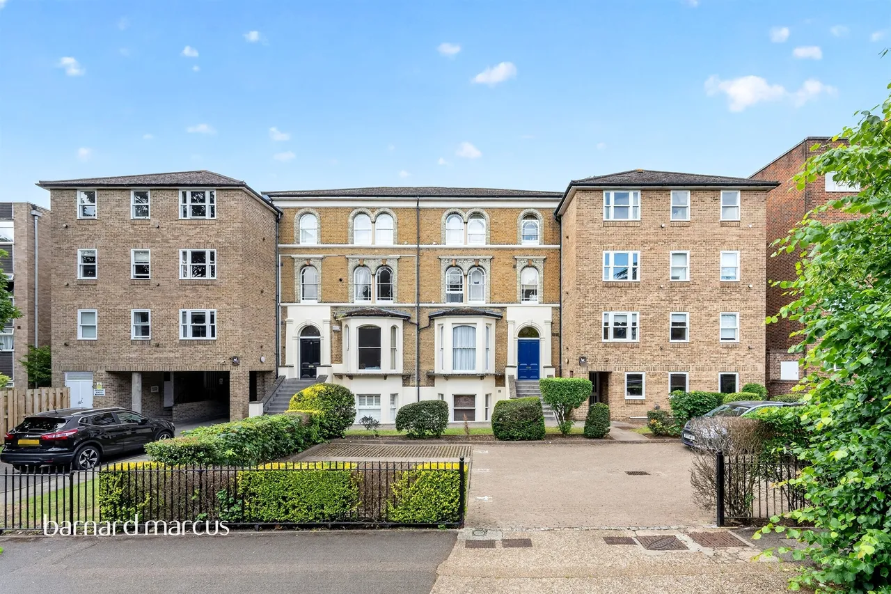 flat for sale — The Avenue, Surbiton