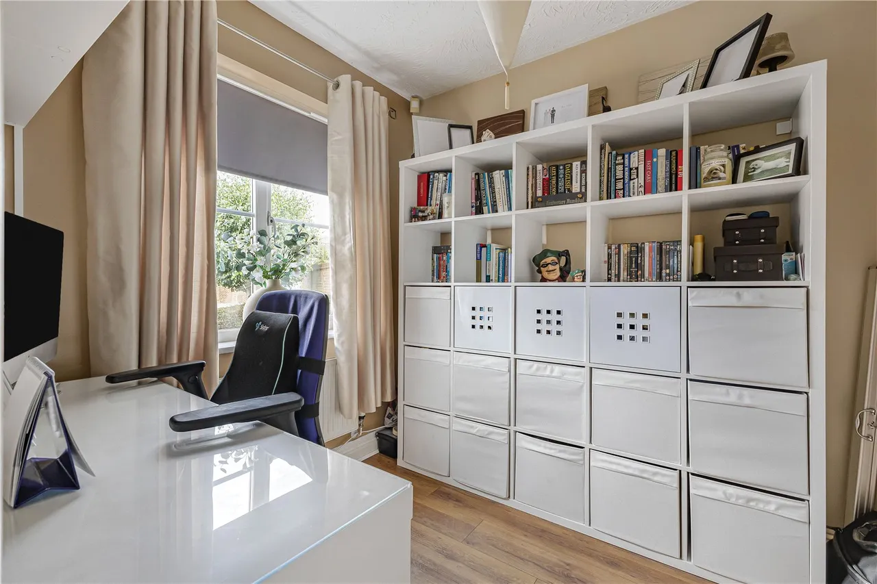 Mackintosh Close, High Halstow, ME3, photo 6