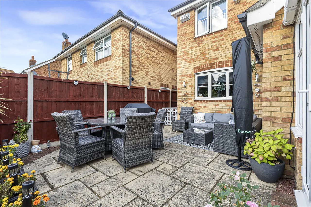 Mackintosh Close, High Halstow, ME3, photo 17