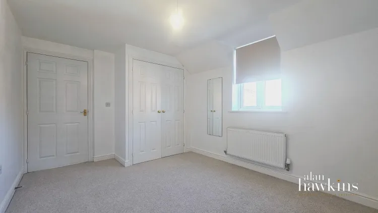 Cloatley Crescent, Beaufort Park, SN4, photo 6