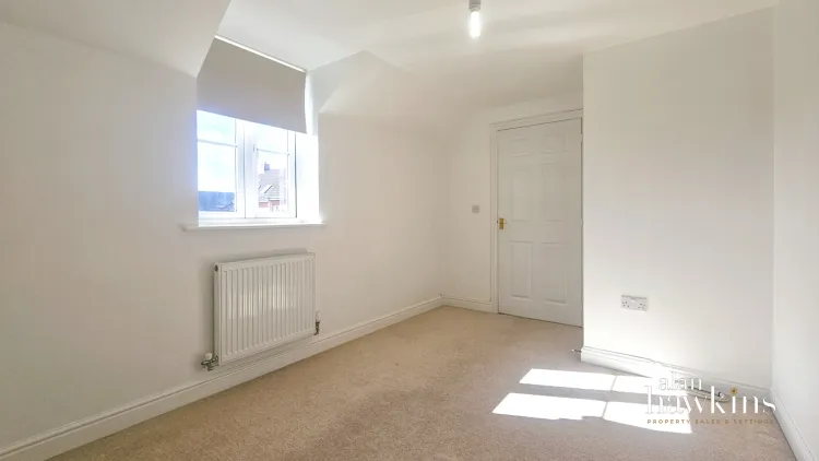 Cloatley Crescent, Beaufort Park, SN4, photo 7