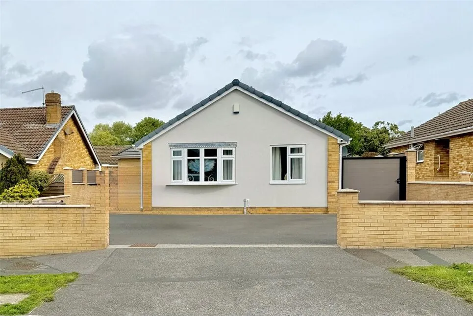 3 bed house for sale — Upperwood Road, Darfield, Barnsley, S73