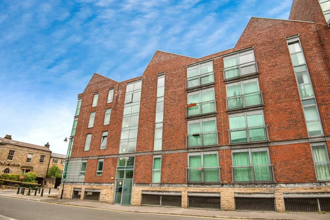 2 bed flat for sale, Penistone Road, Sheffield, S6