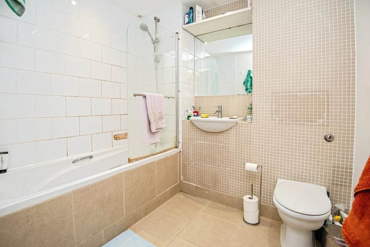 Penistone Road, Sheffield, S6, photo 12