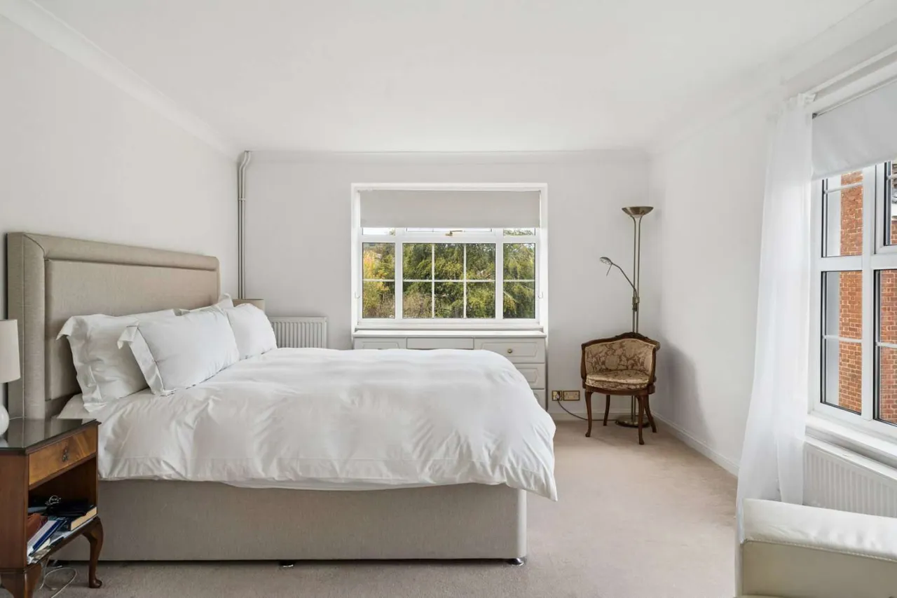 Phyllis Court Drive, Henley-on-Thames, RG9, photo 8