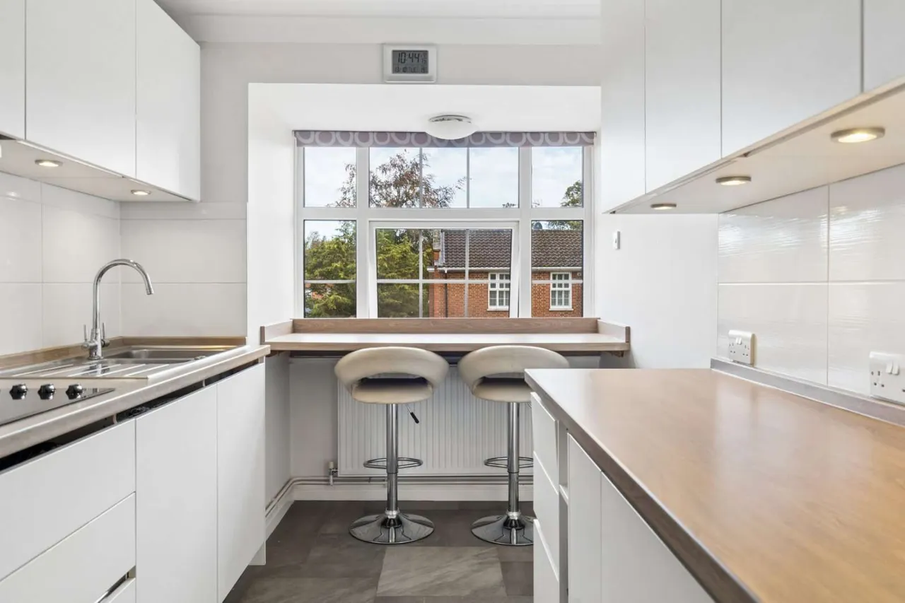 Phyllis Court Drive, Henley-on-Thames, RG9, photo 5