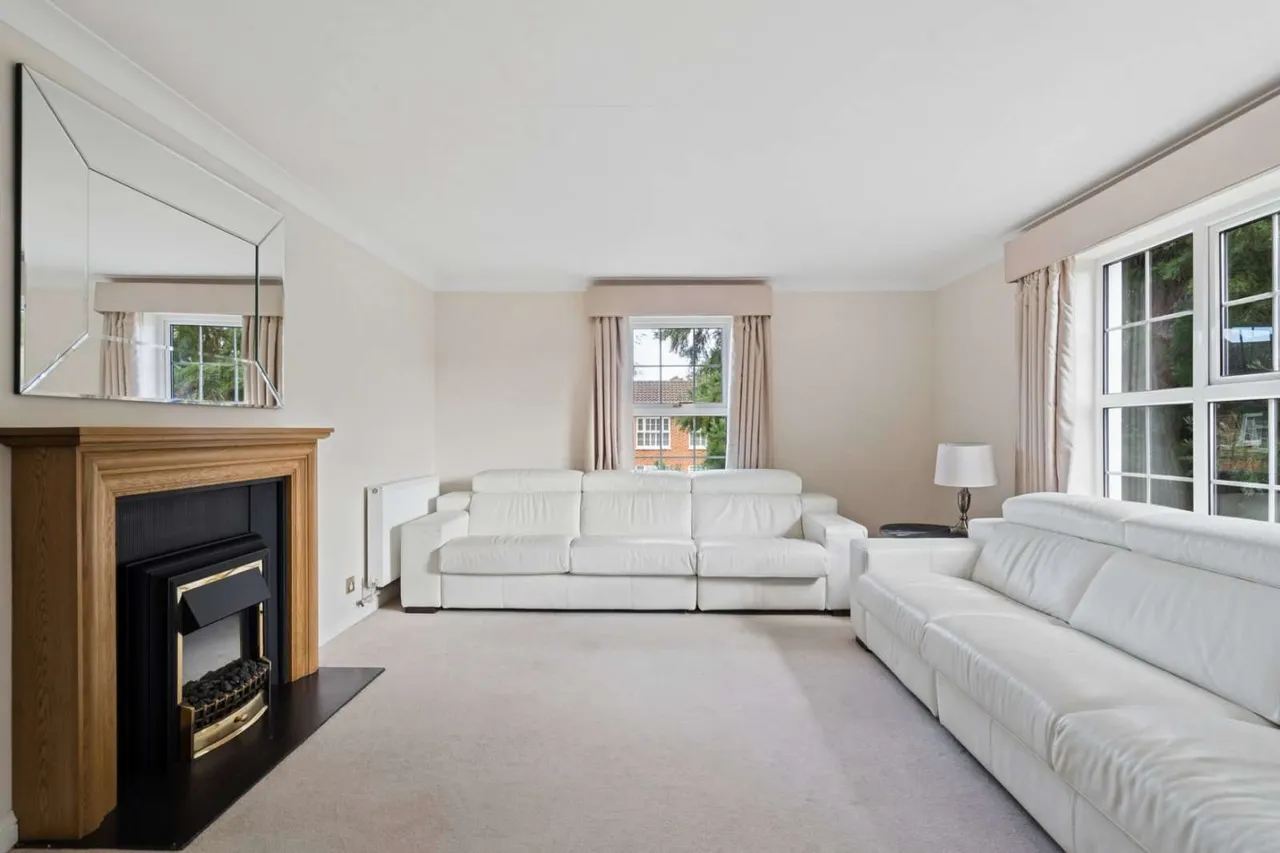 Phyllis Court Drive, Henley-on-Thames, RG9, photo 2