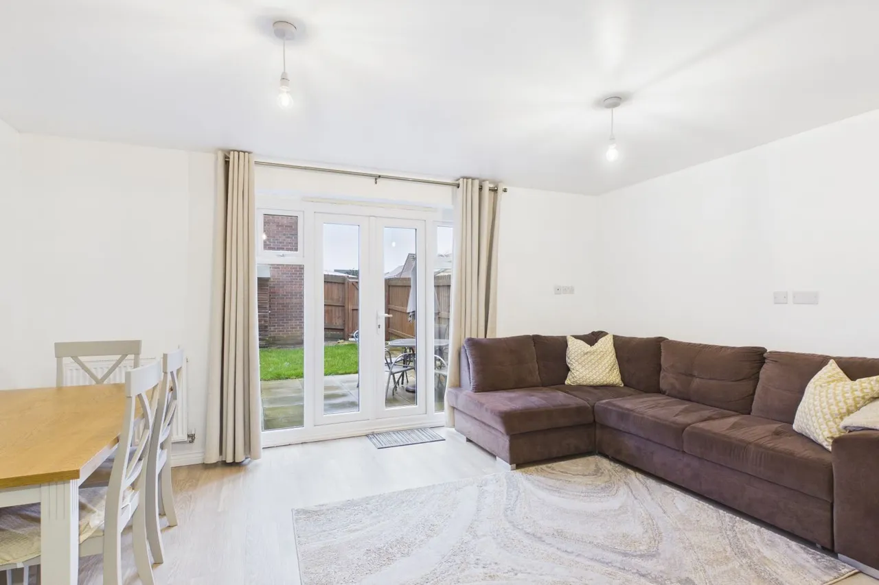 Fontwell Park Drive, Cawthorpe, PE10, photo 9