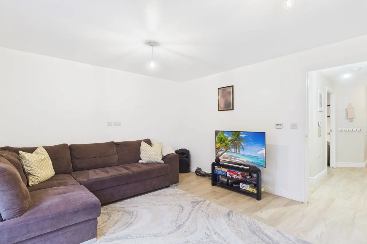Fontwell Park Drive, Cawthorpe, PE10, photo 10