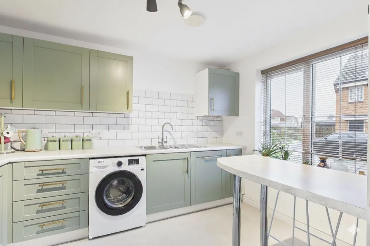 Fontwell Park Drive, Cawthorpe, PE10, photo 6