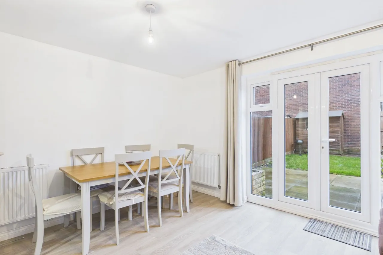 Fontwell Park Drive, Cawthorpe, PE10, photo 8