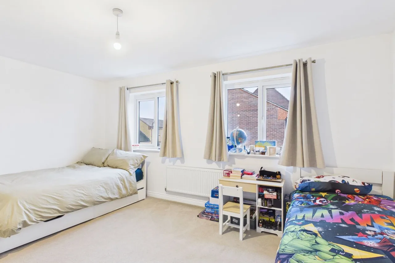 Fontwell Park Drive, Cawthorpe, PE10, photo 13