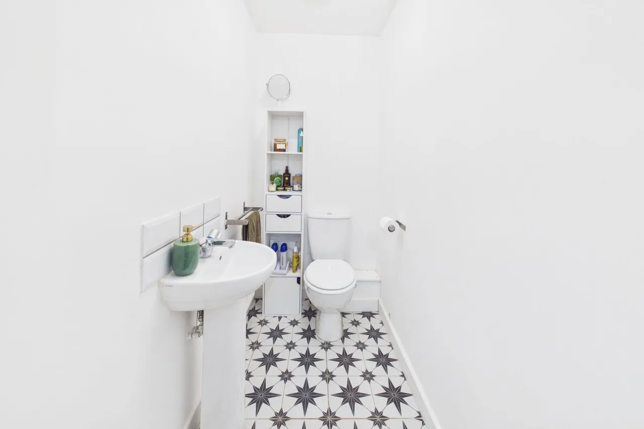 Fontwell Park Drive, Cawthorpe, PE10, photo 7