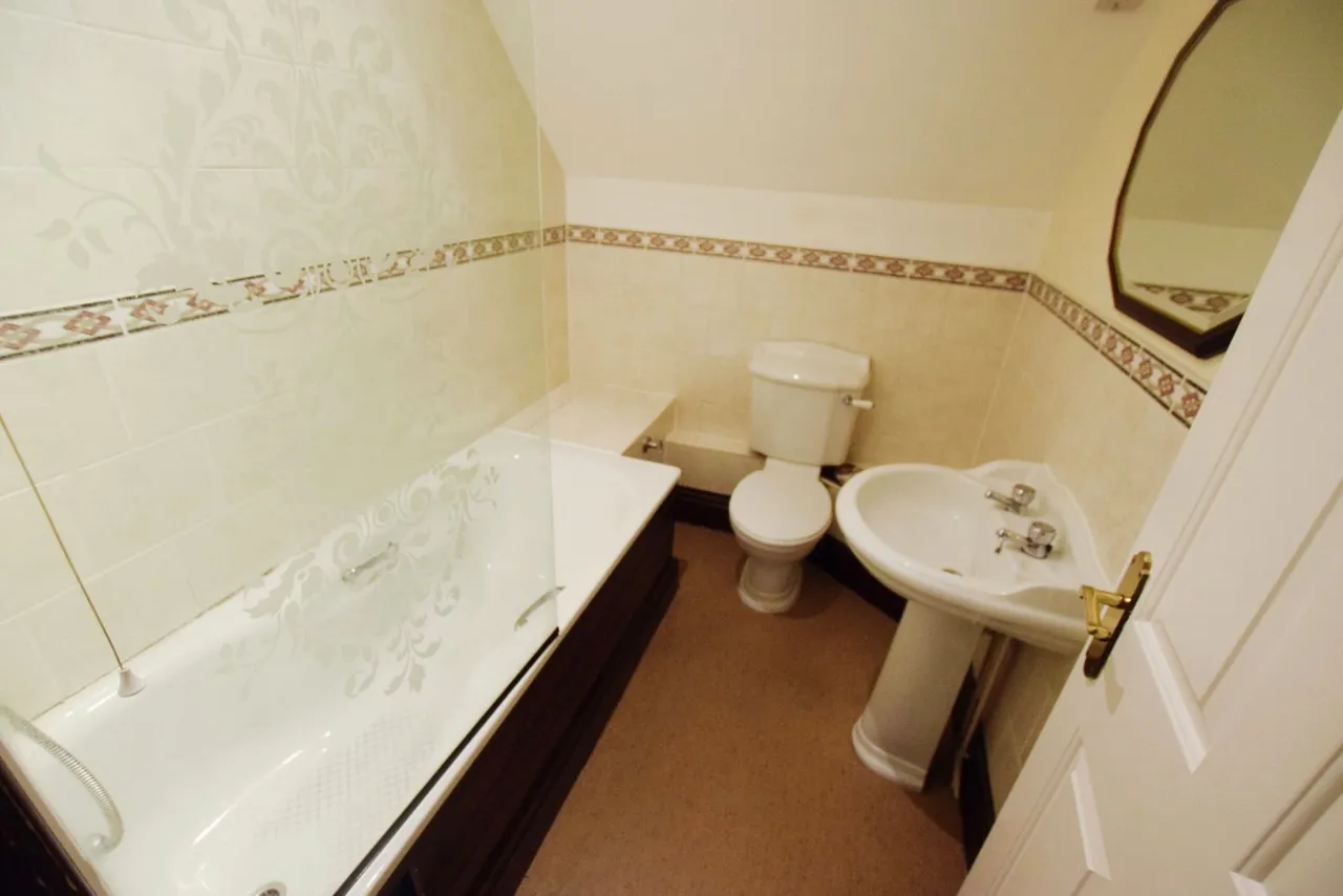 Sandwich Road, Eccles, M30, photo 2