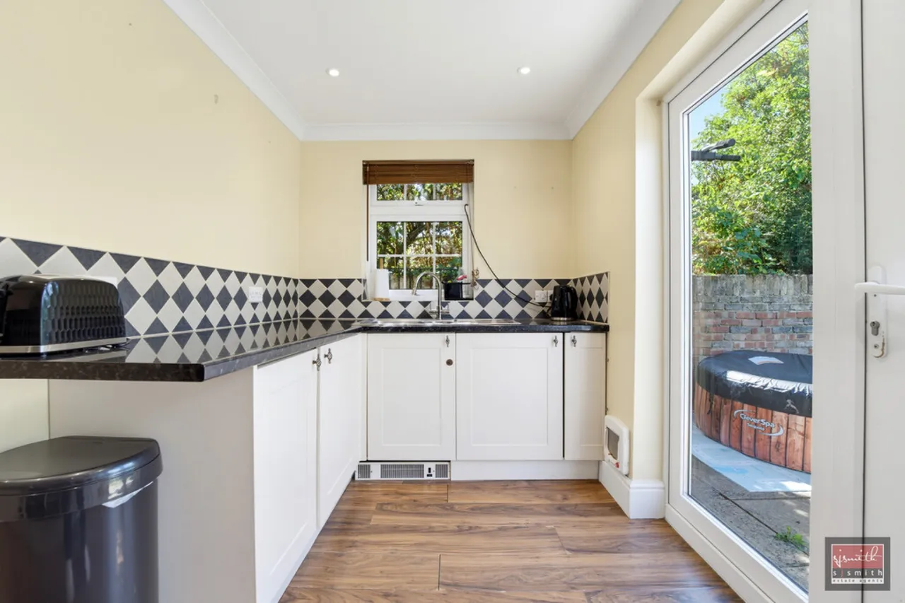 Adelaide Road, Ashford, photo 6